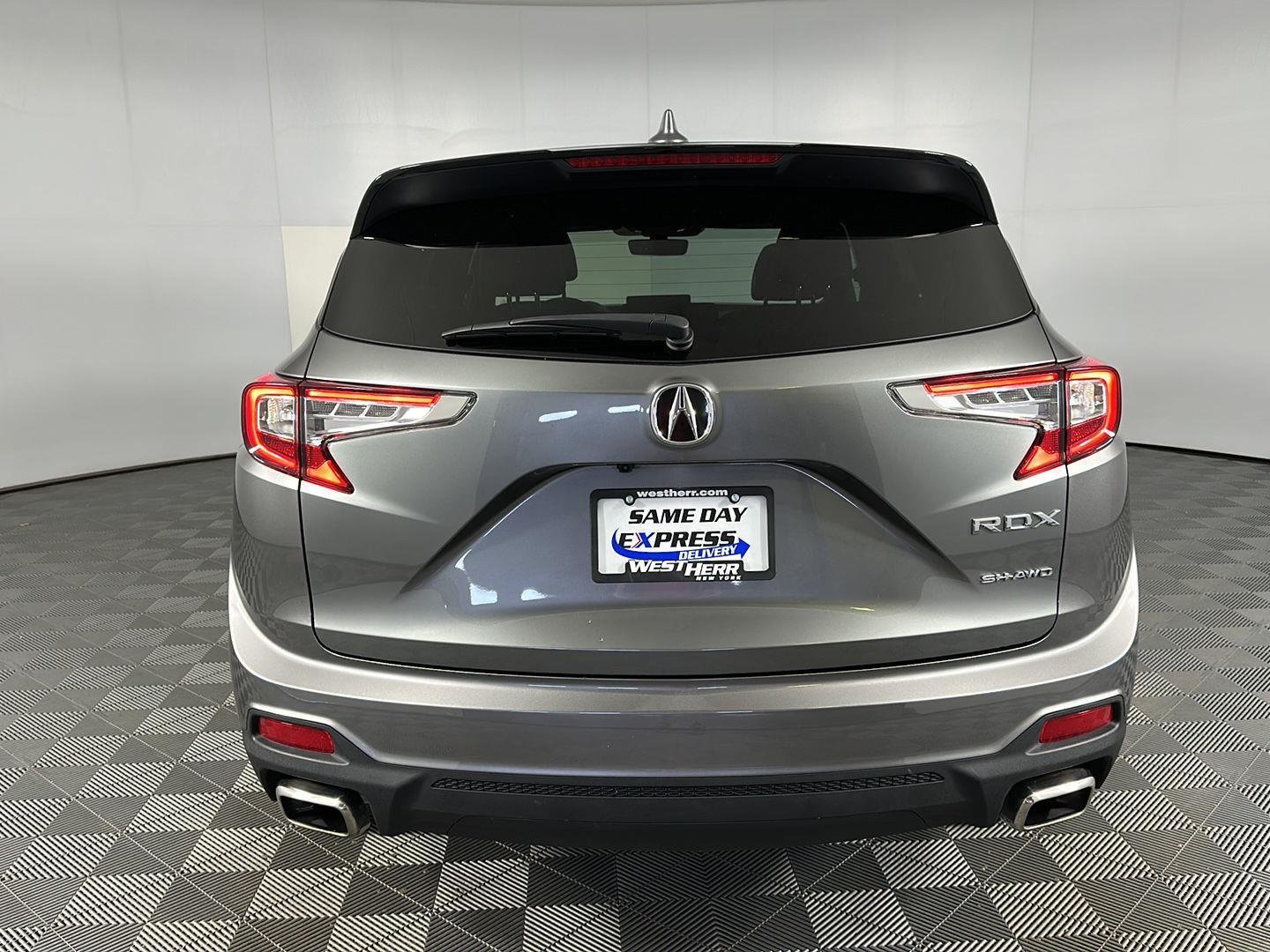 Used 2025 Liquid Carbon Metallic Acura SH-AWD image 21