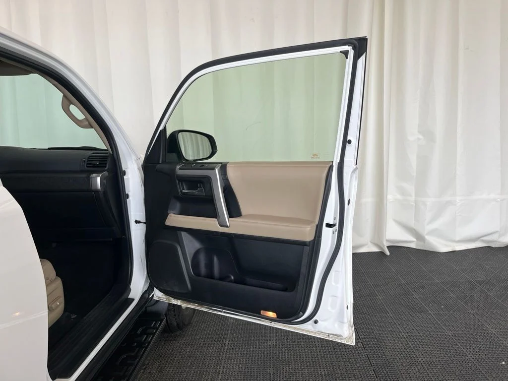 Used 2018 White Toyota SR5 Premium image 20