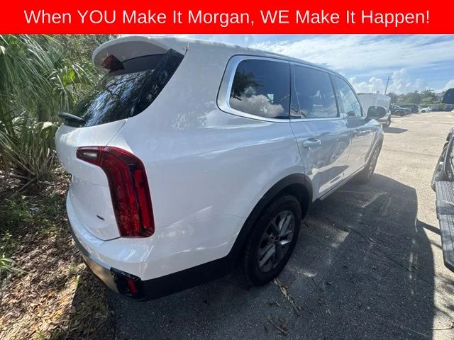 Used 2023 White Kia LX image 10