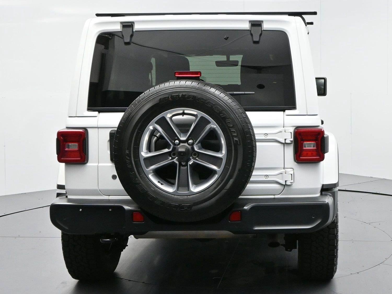 Used 2019 Bright White Clearcoat Jeep Sahara image 6