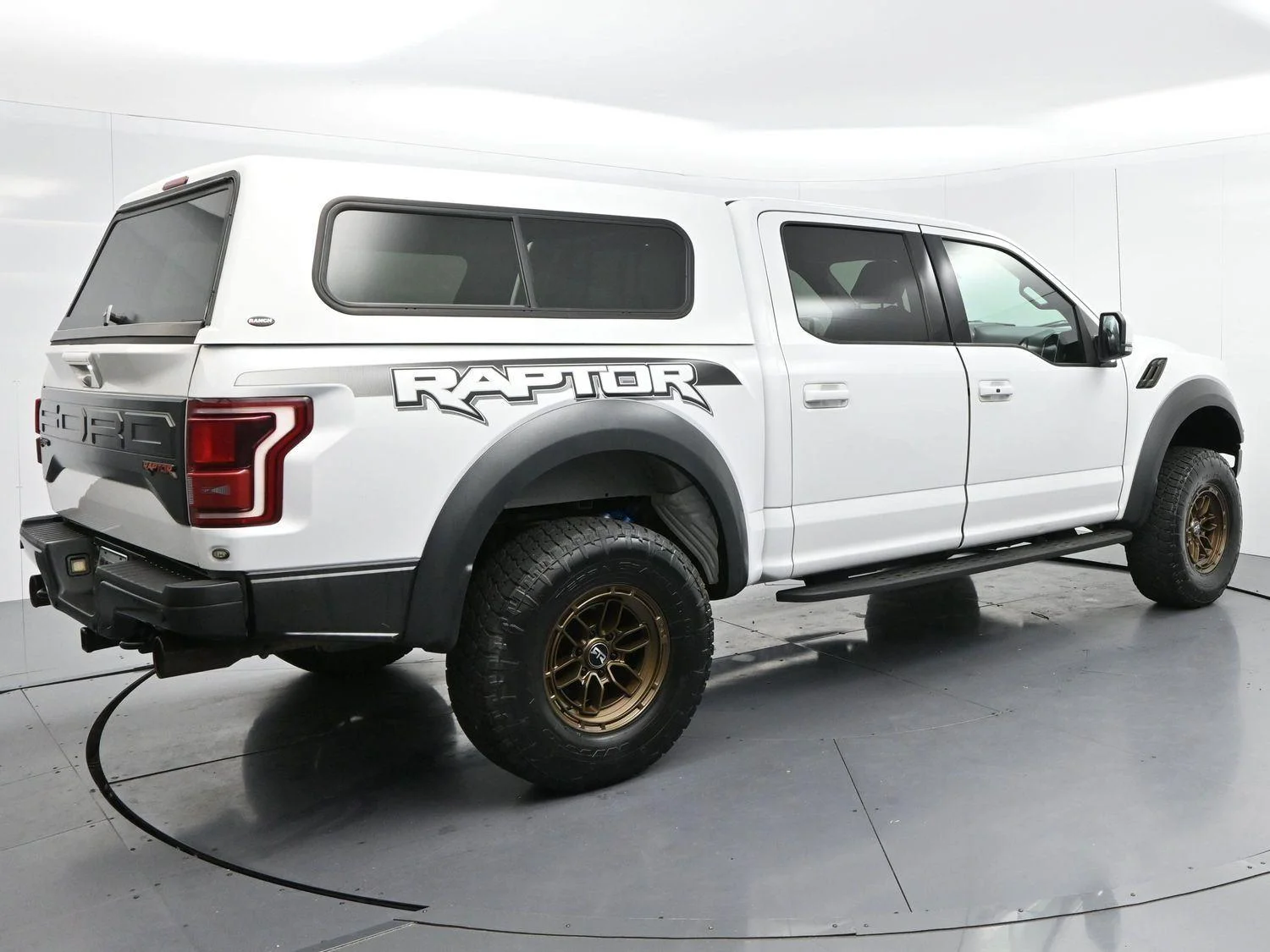 Used 2018 Oxford White Ford Raptor image 7