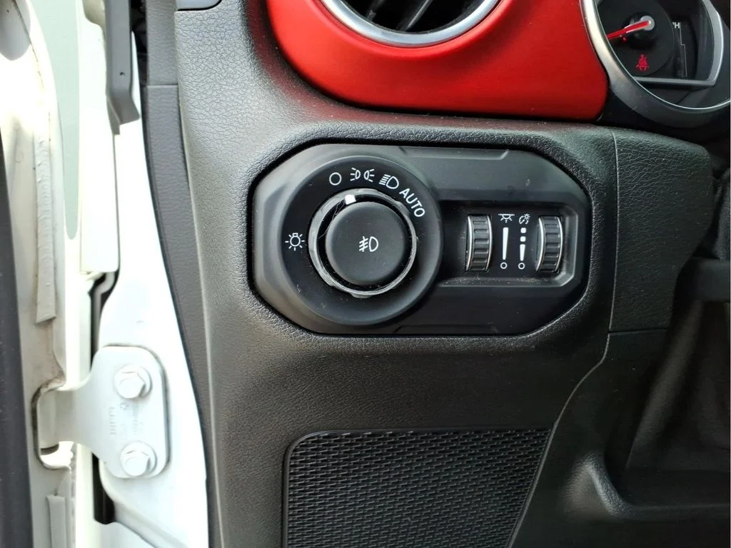 Used 2020 White Jeep Unlimited Rubicon image 20