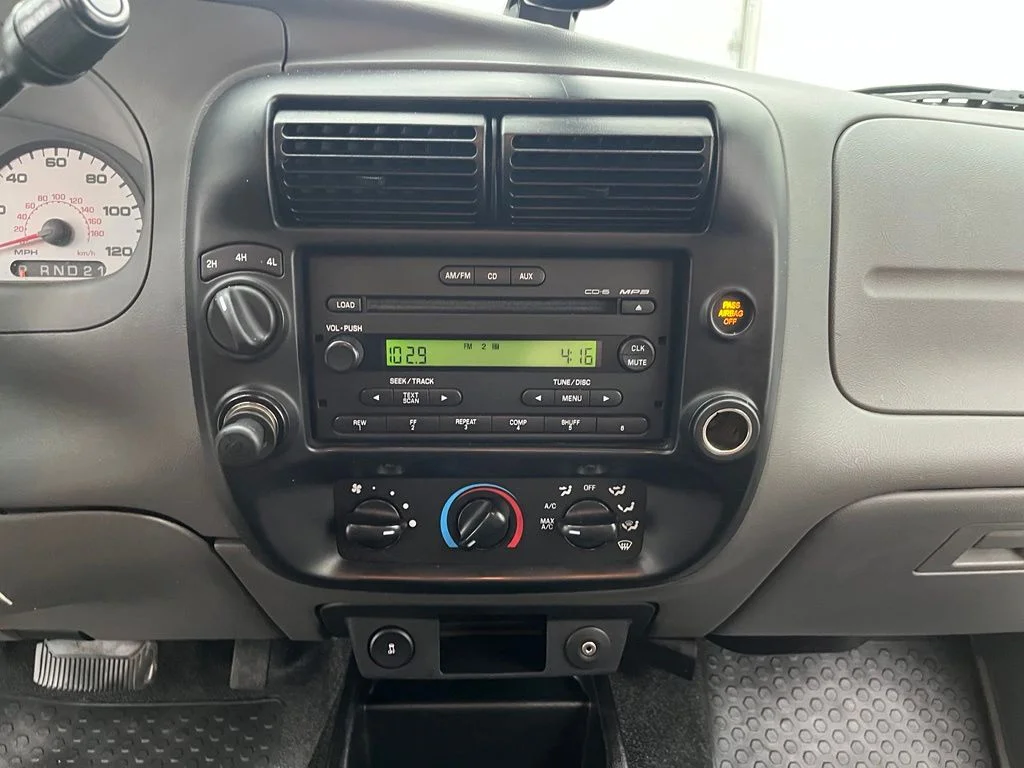 Used 2010  Ford XLT image 25
