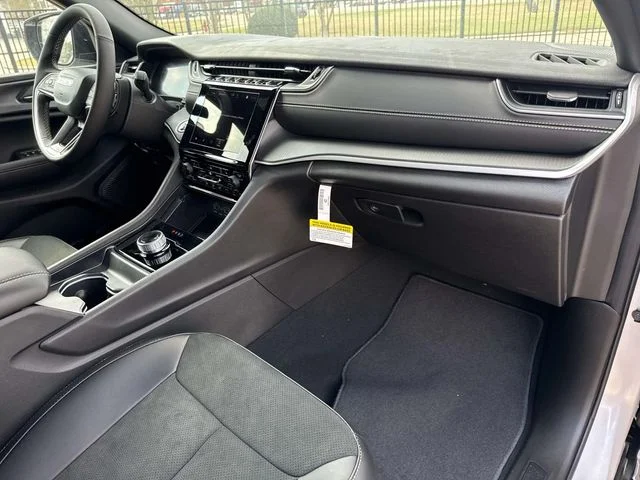 New 2025 Silver Jeep Altitude X image 26