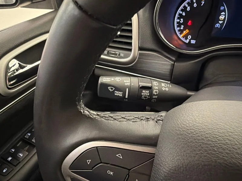 Used 2022 Black Jeep Limited image 29