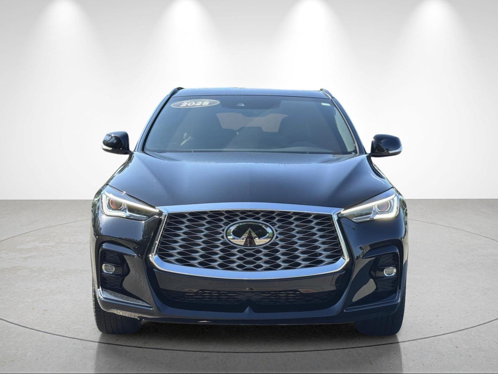Used 2025 Black Obsidian INFINITI LUXE image 8