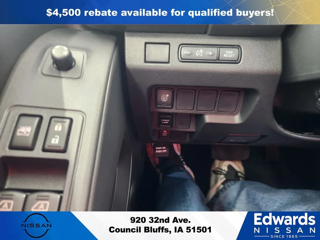 New 2026 Boulder Gray Pearl Nissan Crew Cab SV image 23