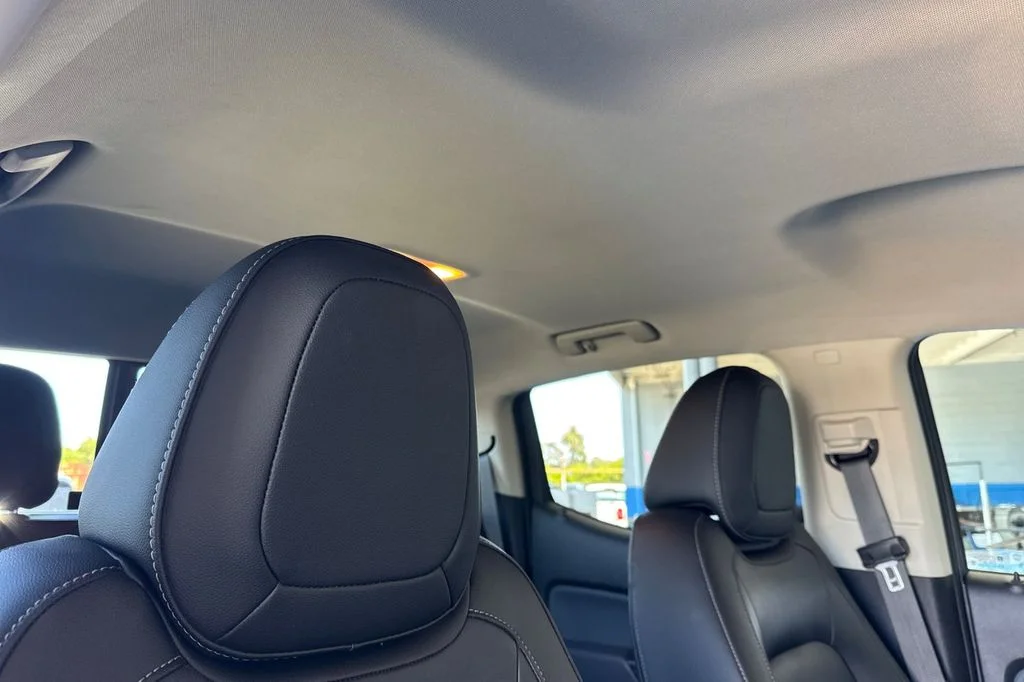 Used 2022 Black Chevrolet Z71 image 20