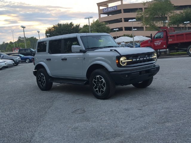 New 2026 Avalanche Gray Ford Outer Banks® image 103