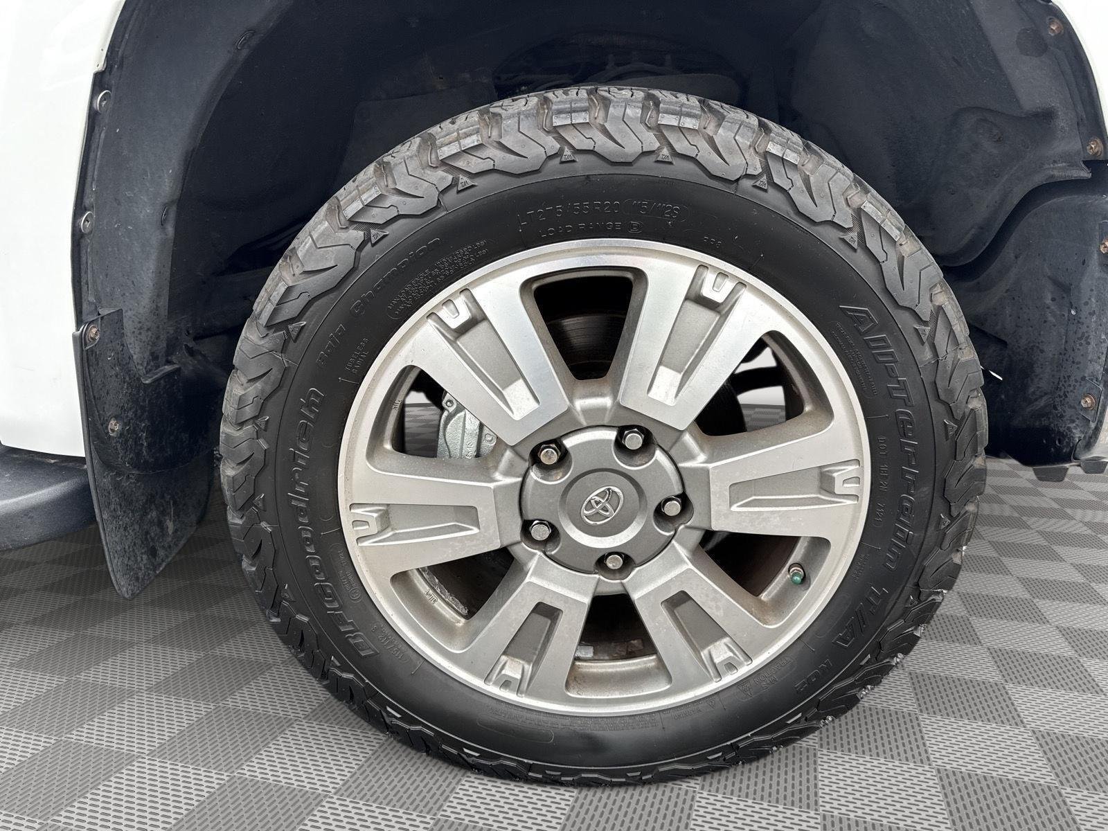 Used 2015 Super White Toyota Platinum image 8