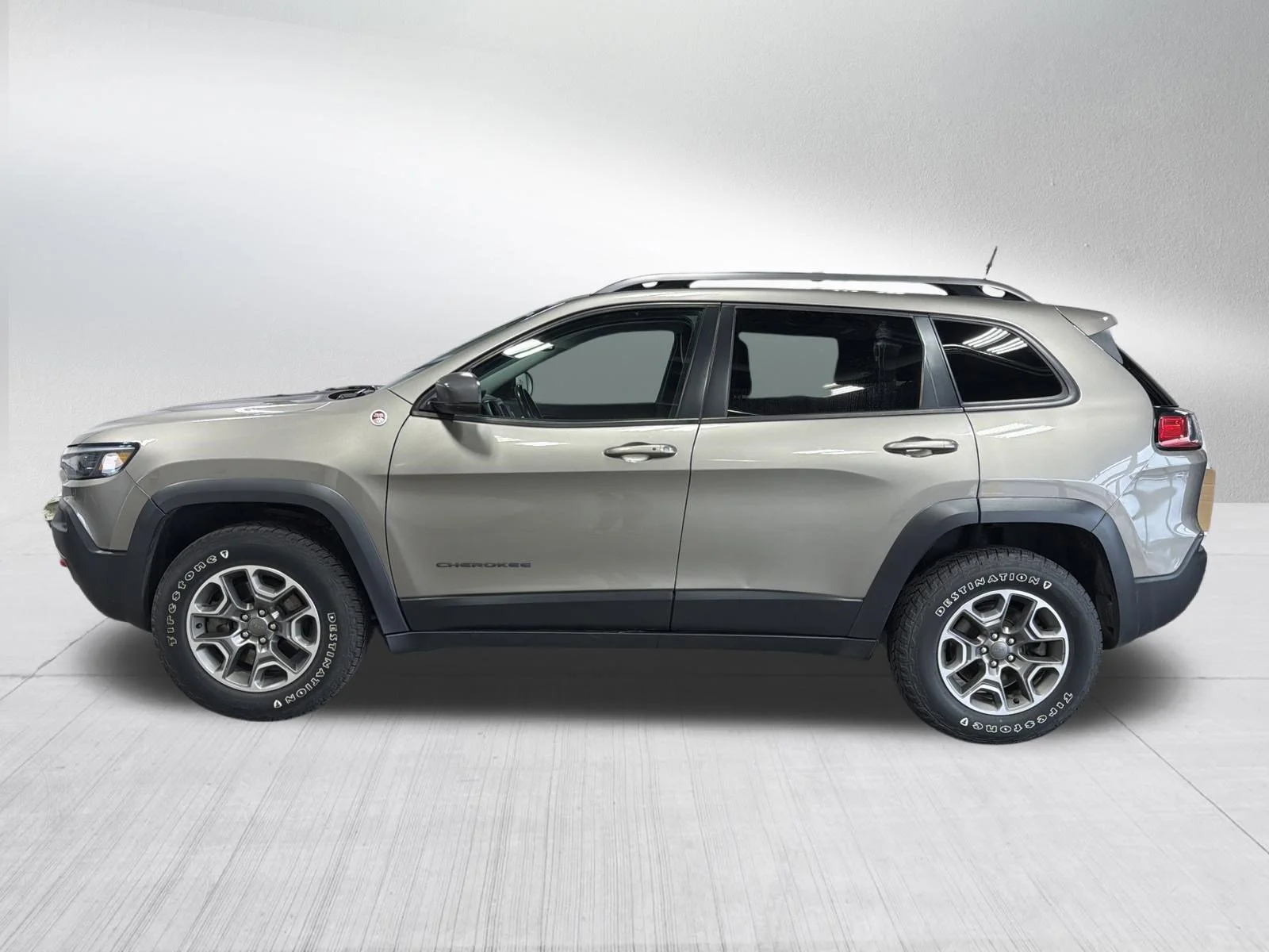 Used 2020 Light Brownstone Pearlcoat Jeep Trailhawk image 4
