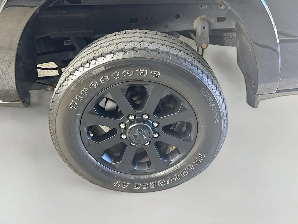 Used 2019 Diamond Black Crystal Pearlcoat Ram Laramie image 33