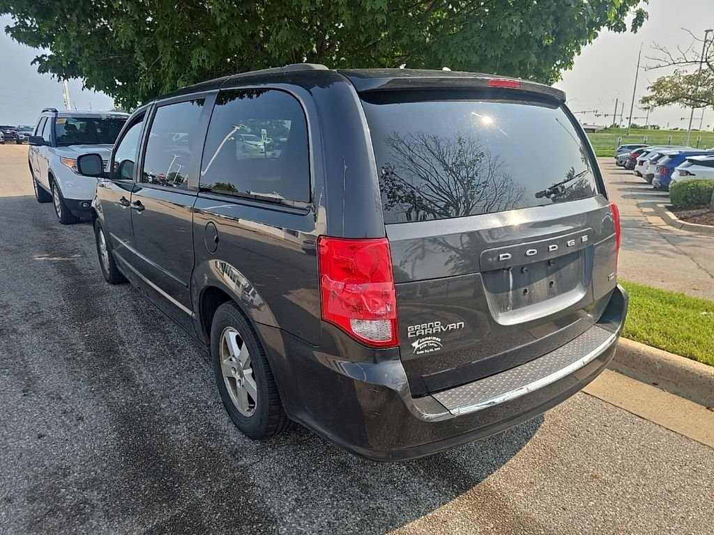 Used 2011 Gray Dodge Mainstreet image 4