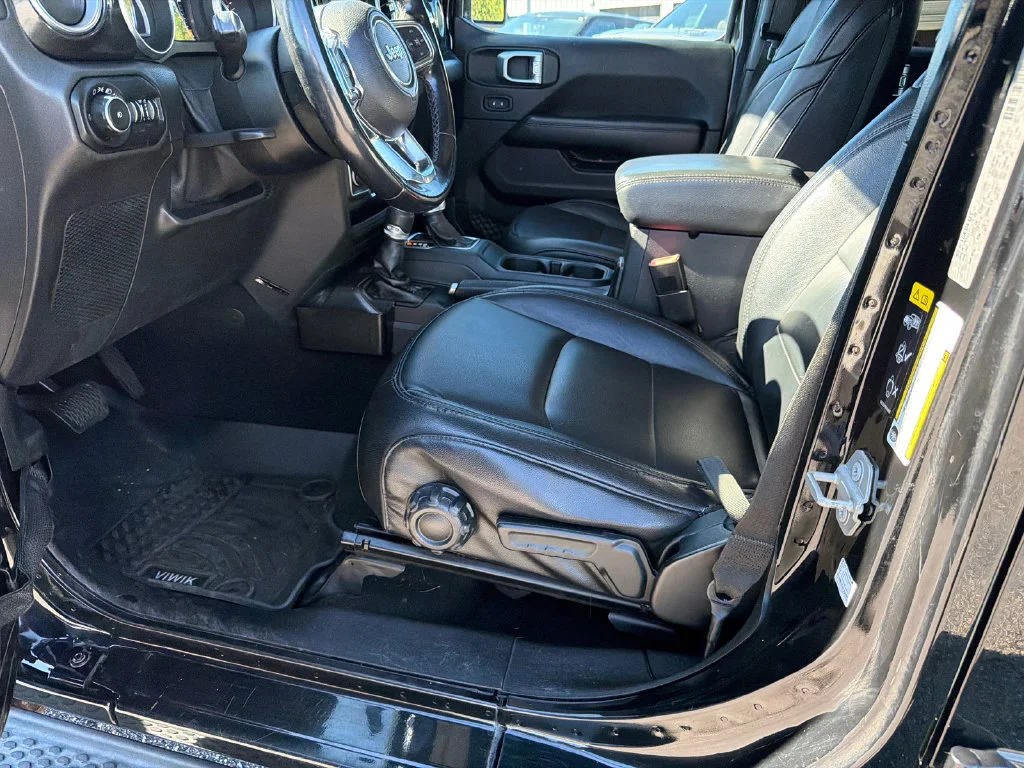 Used 2020 Black Jeep Unlimited Sahara Altitude image 9