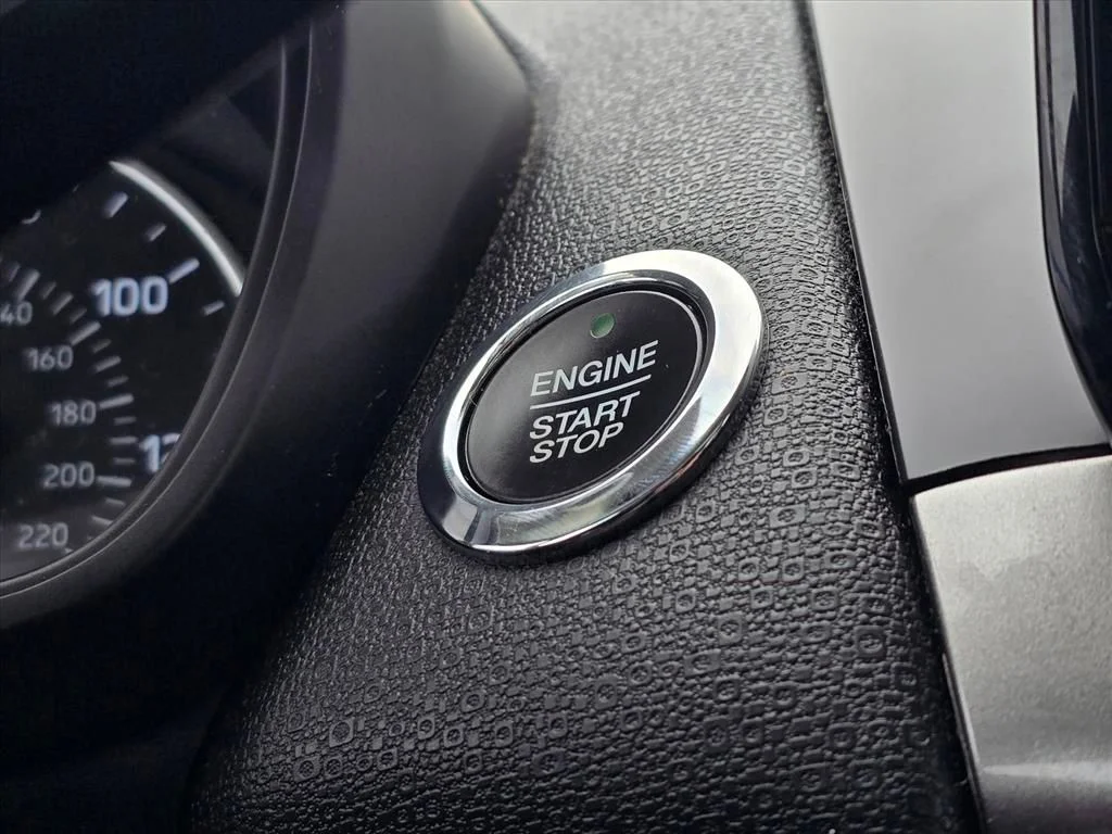 Used 2021 White Ford SE image 18