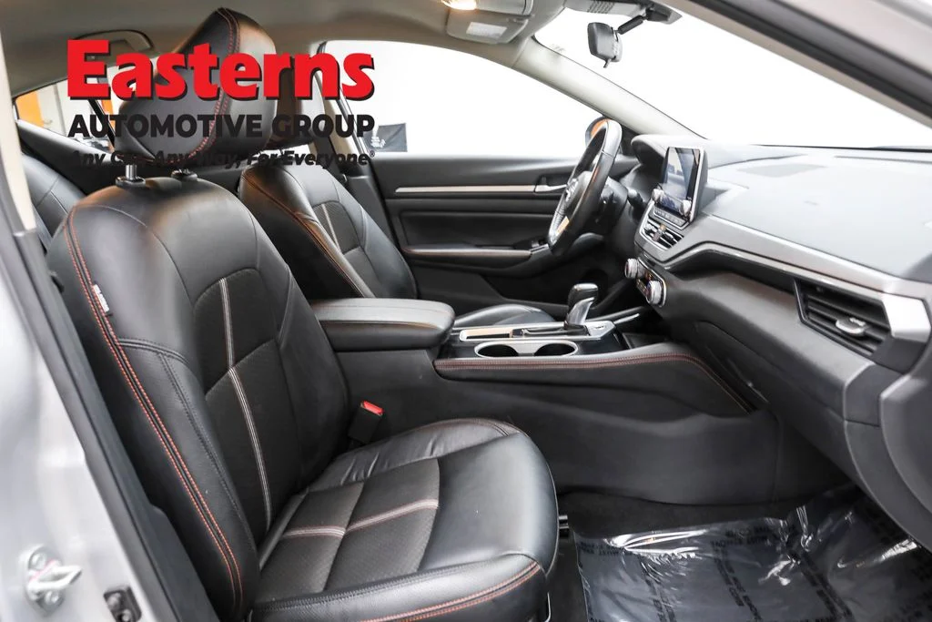 Used 2024 Silver Nissan 2.5 SR image 23