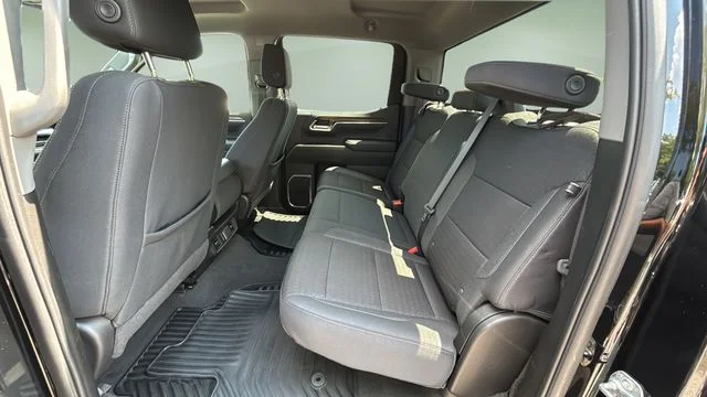 Used 2025 Black Chevrolet LT image 19