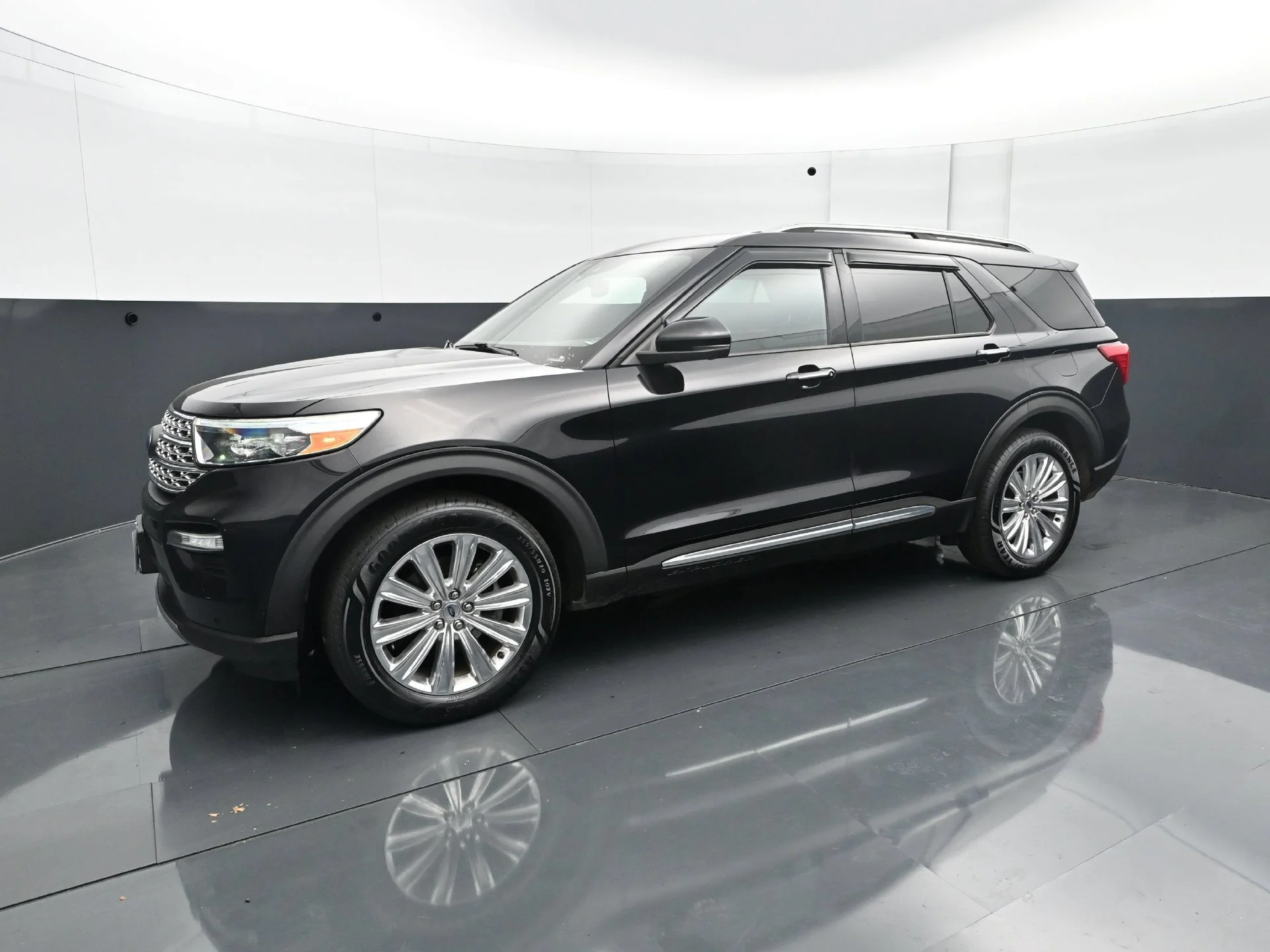 Used 2020 Ford Explorer Limited with VIN 1FMSK8FH7LGC04977 for sale in White Bear Lake, Minnesota