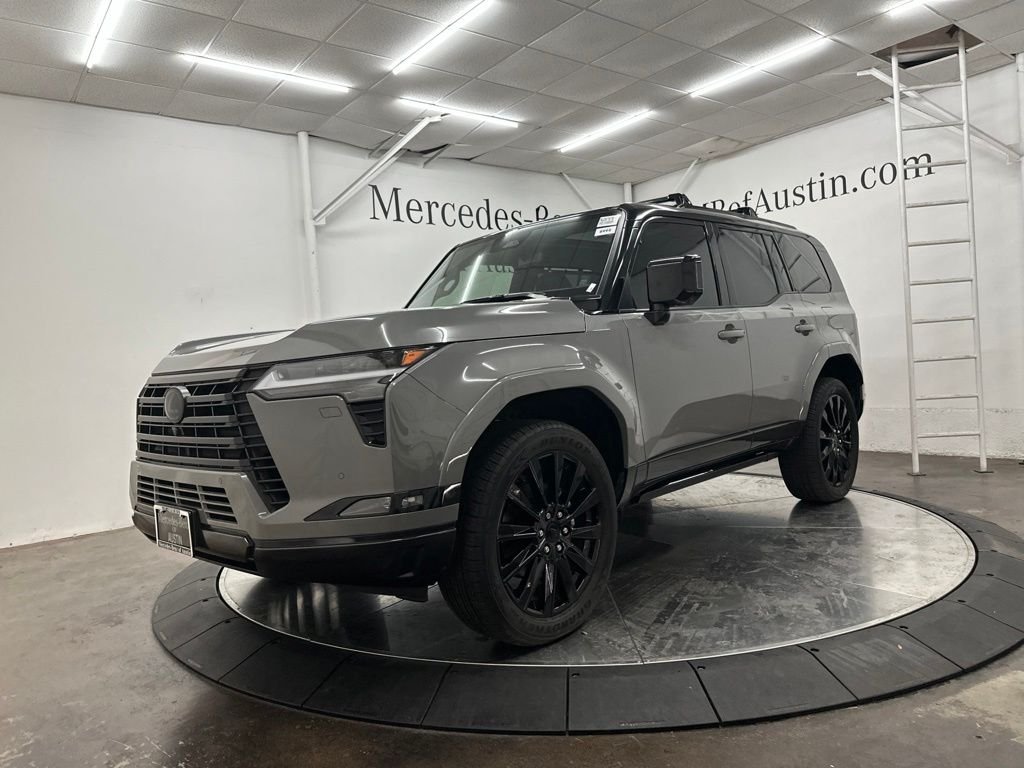 Used 2024  Lexus 550 Luxury+ image 3
