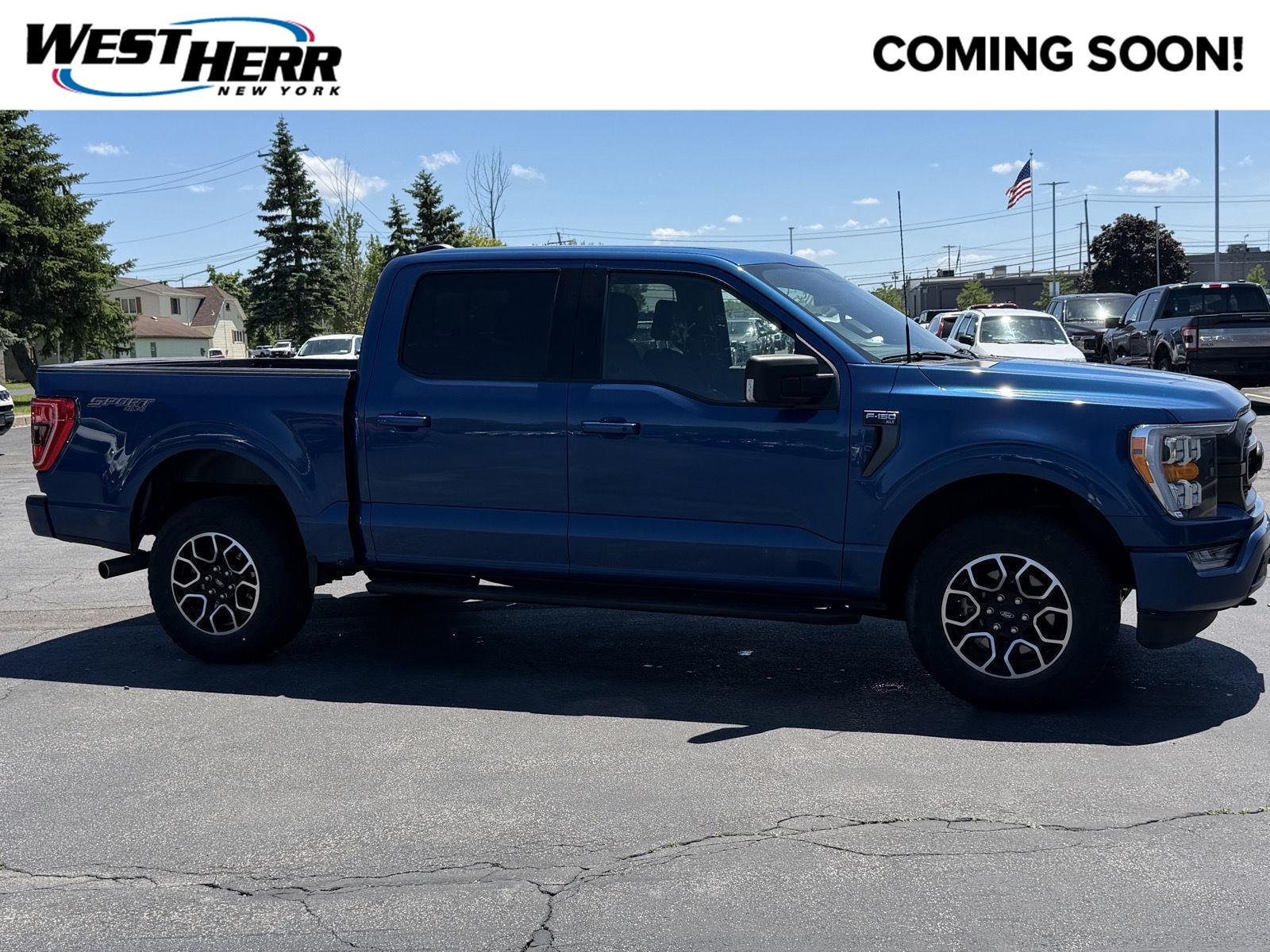Used 2022 Atlas Blue Ford XLT image 1