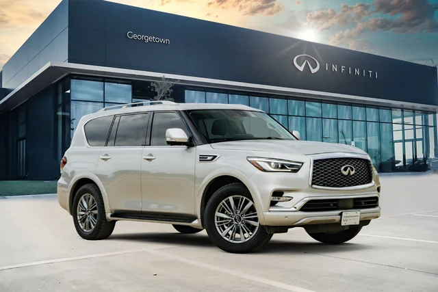 2023 INFINITI QX80 LUXE