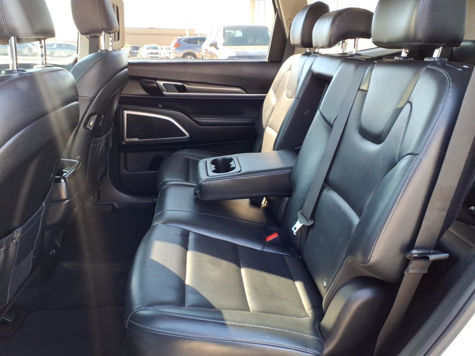 Used 2020 Snow White Pearl Kia S image 19
