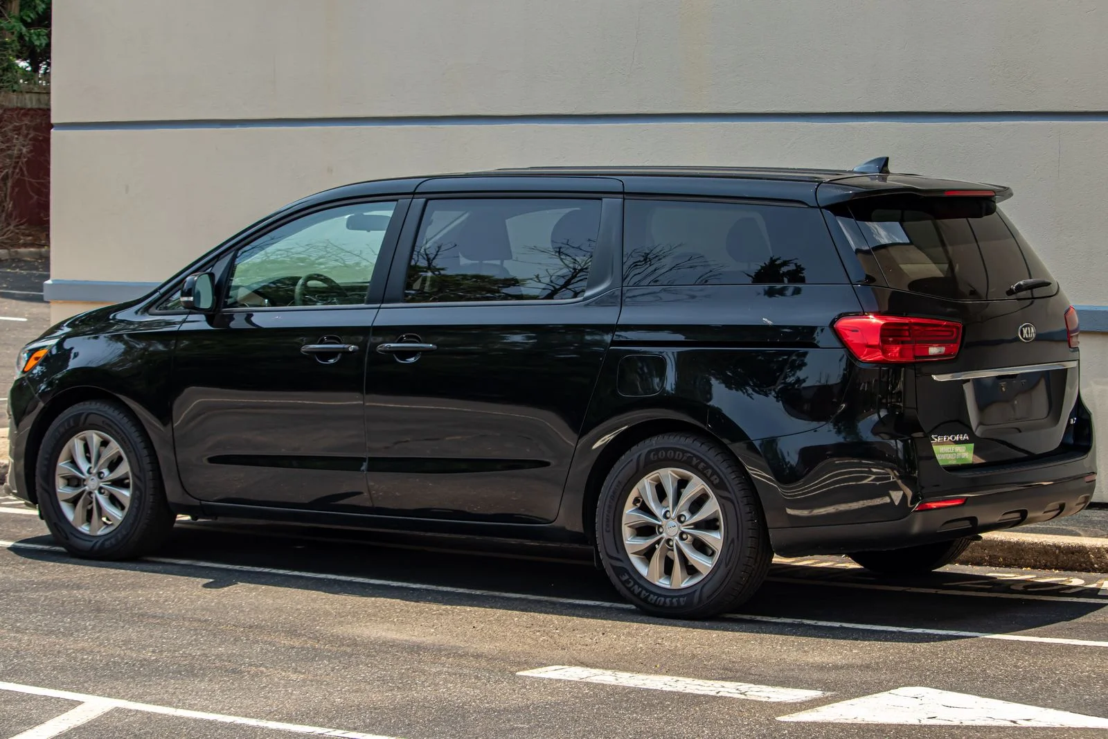 Used 2020 Black Kia LX image 7