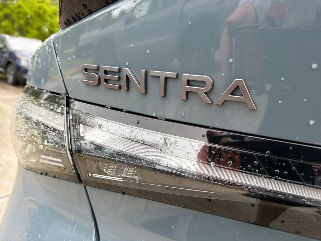 New 2026 Atlantic Gray Metallic / Super Black Two-tone Nissan SR image 10