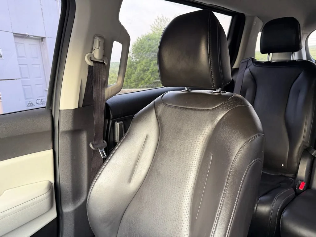 2024 Kia Carnival LX Seat Pkg - Photo 22