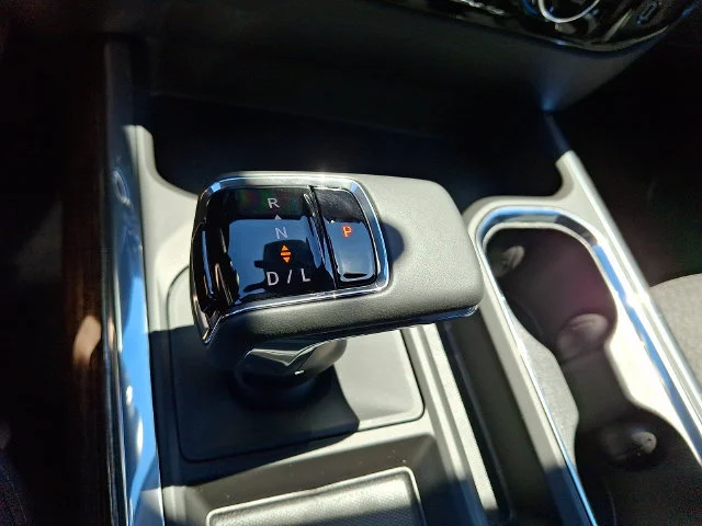 New 2026 Sterling Metallic GMC Elevation image 14