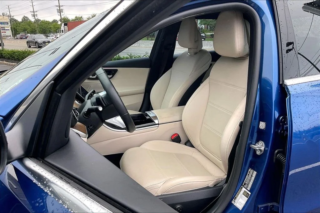 Certified Used 2023  Mercedes-Benz C 300 image 2