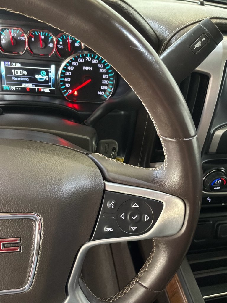 Used 2017 White GMC SLT image 35