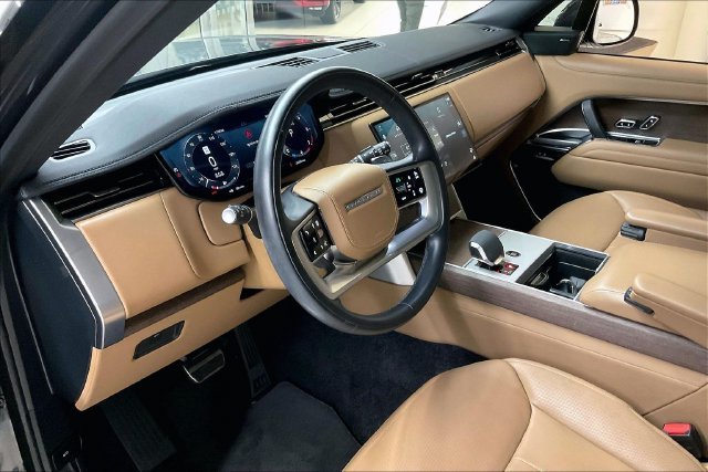 Used 2024 Gray Land Rover SE image 22