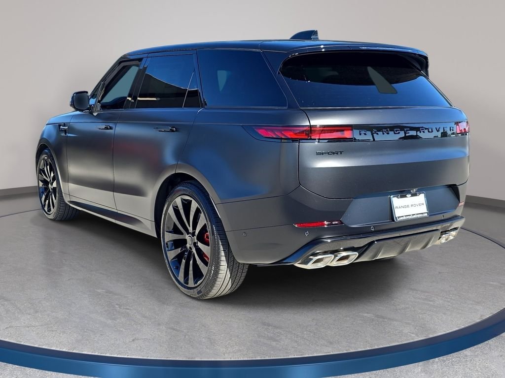 New 2026 Santorini Black LAND ROVER Dynamic SE image 7
