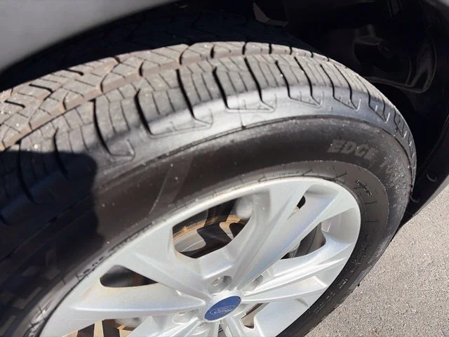 Used 2018 Black Ford SE image 5