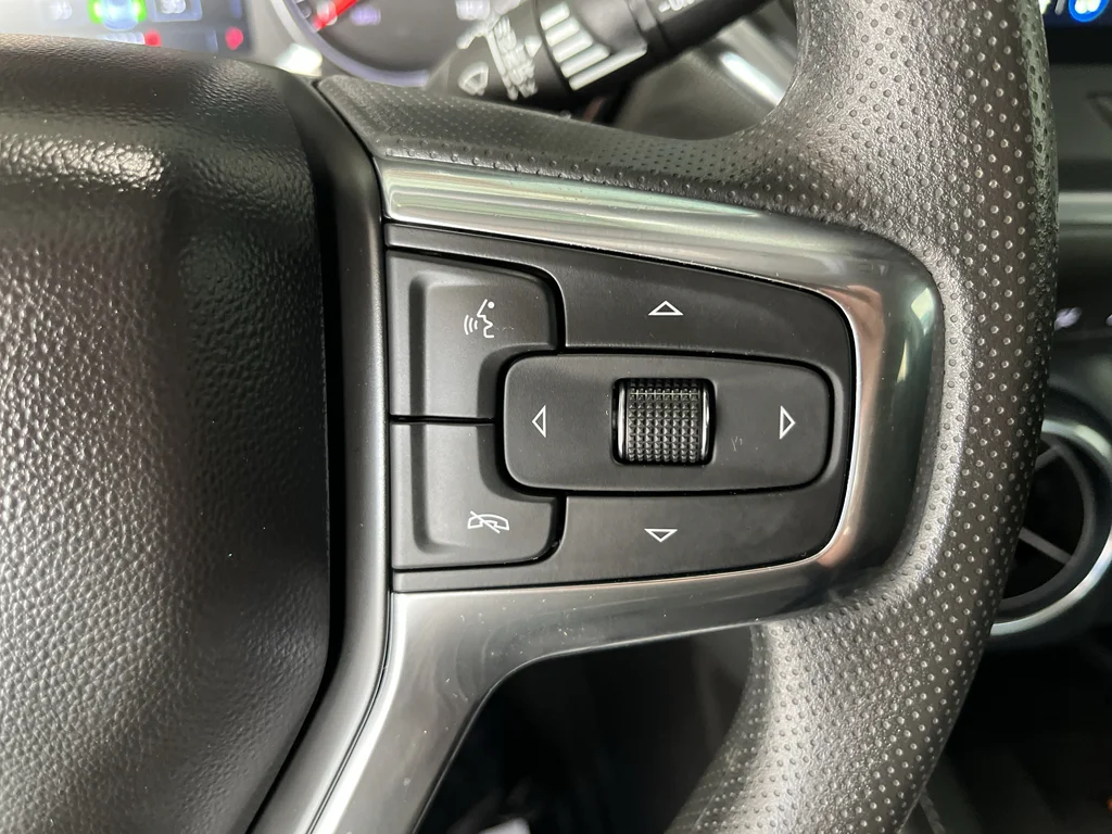 Used 2024 Black Chevrolet 2LT image 20