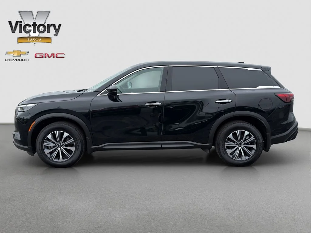 Used 2024 Black INFINITI PURE image 3