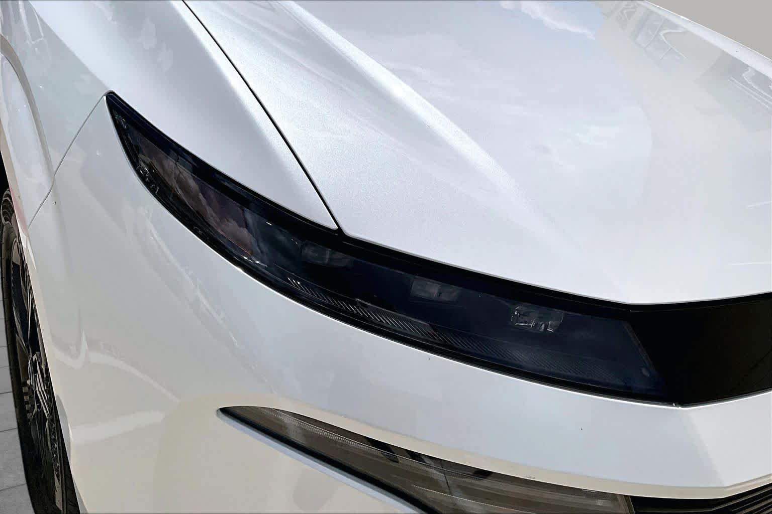 Used 2025 Everest White Pearl Tricoat Nissan SV image 26