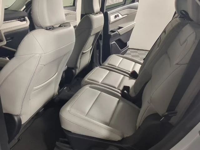 New 2026 Space White Metallic Ford Active image 14