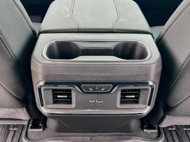 2026 GMC Sierra 1500 SLT - Photo 18