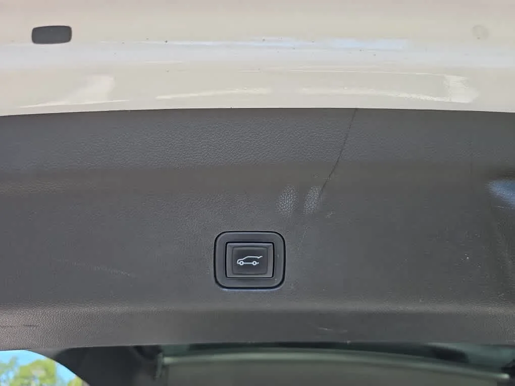 Used 2023 Summit White GMC Denali image 18