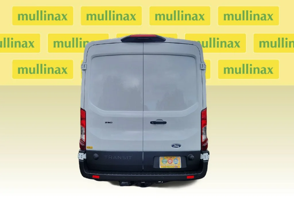 New 2027 White Ford Base image 5