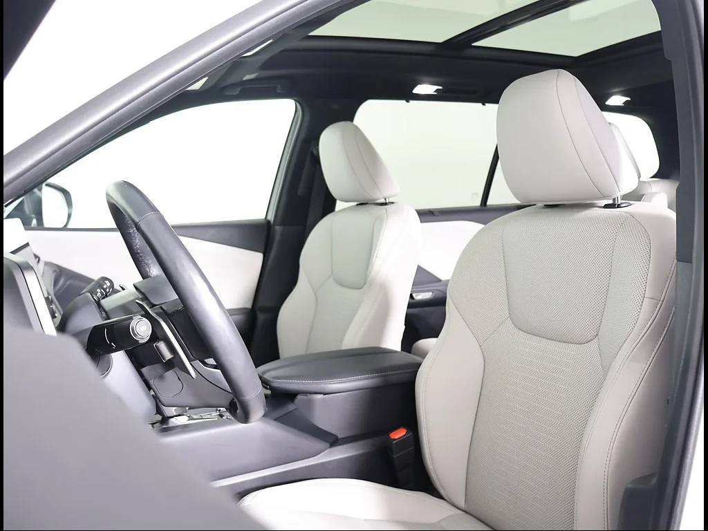 Certified Used 2026 WIND CHILL PEARL* Lexus Premium image 7