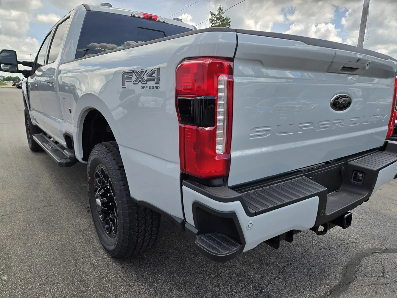New 2026 Avalanche Ford XLT image 4