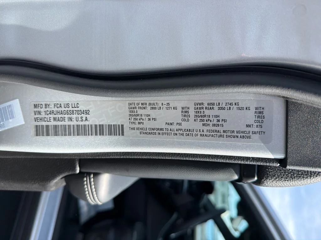 Used 2025 Silver Jeep Altitude image 28