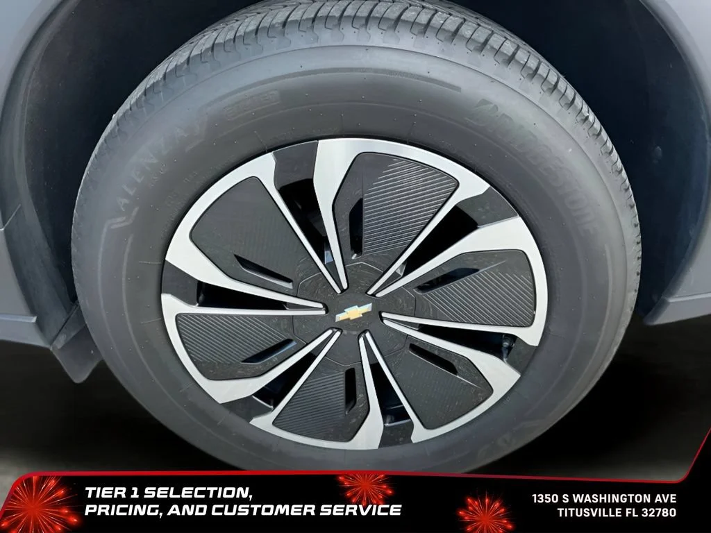 Used 2024 Summit White Chevrolet LT image 44