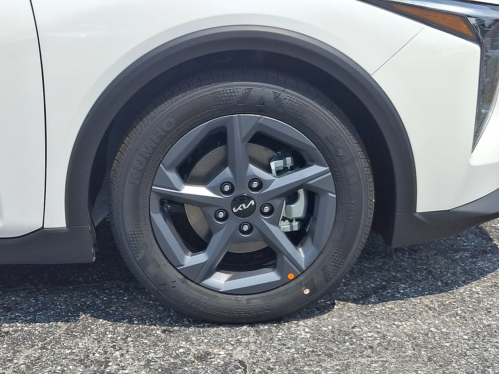 New 2026 White Kia LXS image 9