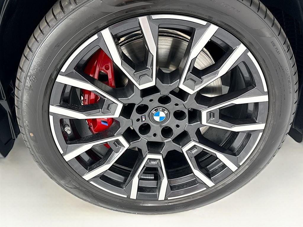 New 2026 Carbon Black Metallic BMW xDrive50e image 31