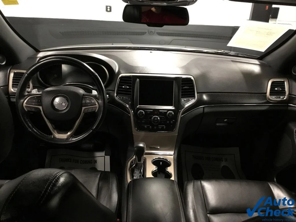Used 2016 Silver Jeep Limited image 27