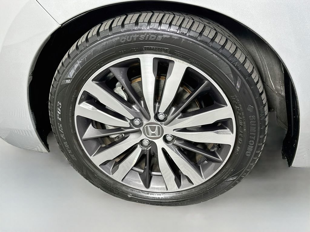 Used 2015  Honda EX image 29
